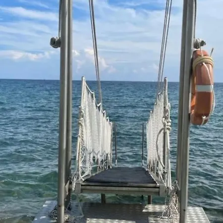 Flat Acquamarina Sanremo