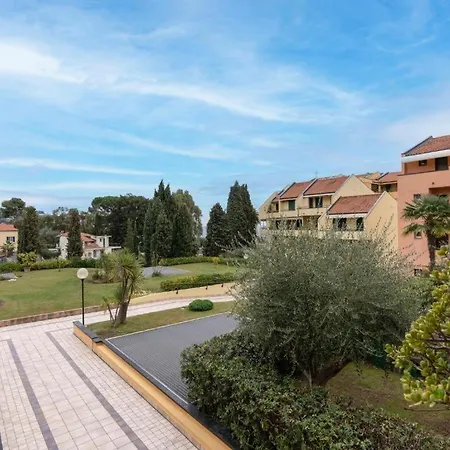 Flat Acquamarina Apartment *